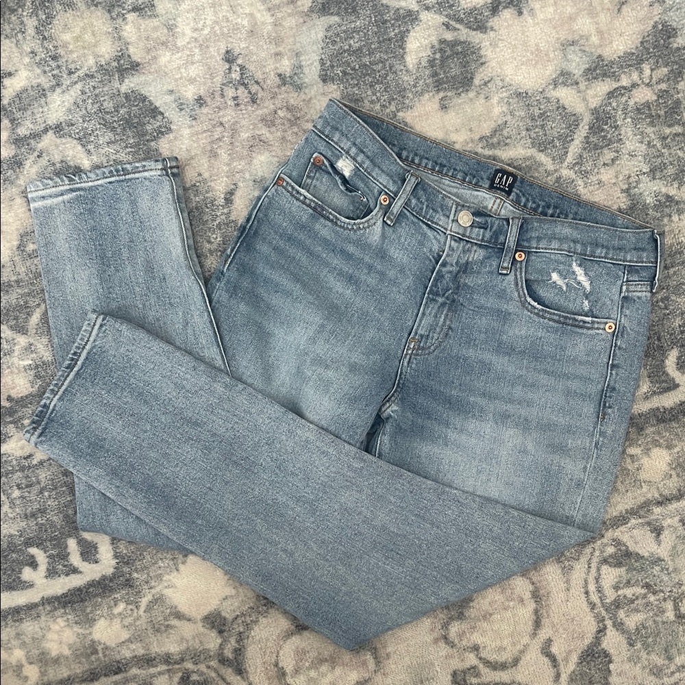 GAP Women's Classic Denim Straight Leg Jeans